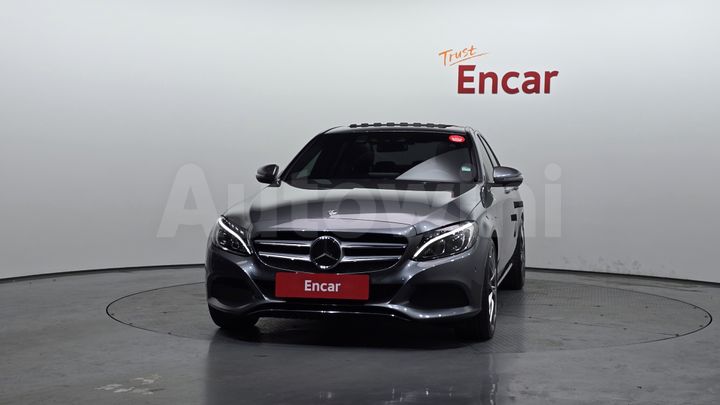 Mercedes Benz C Class 2018 — 3