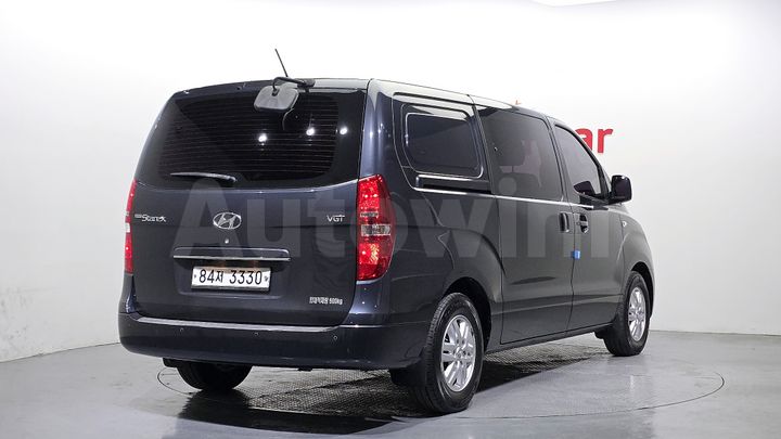 Hyundai Starex 2018 — 2