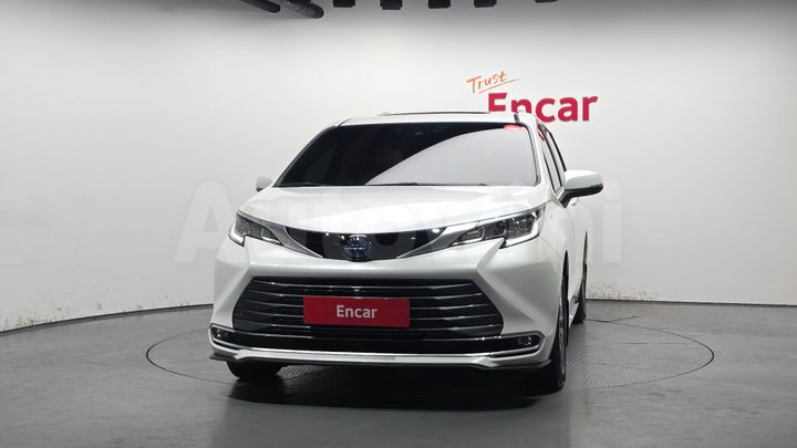 Toyota Sienna 2024 — 3