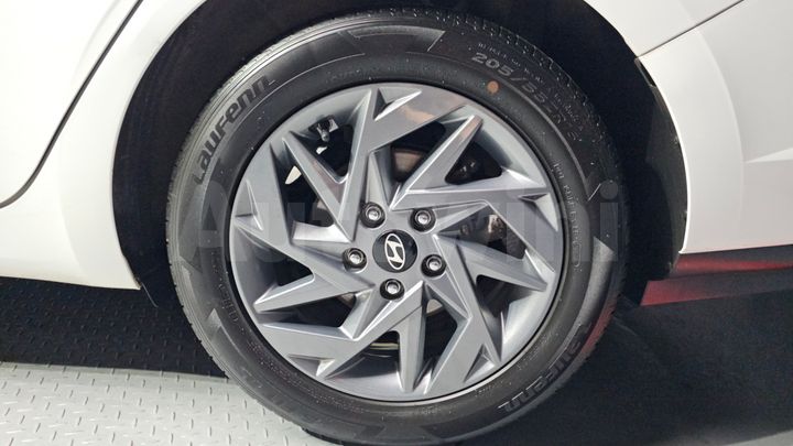 Hyundai Avante 2024 — 5