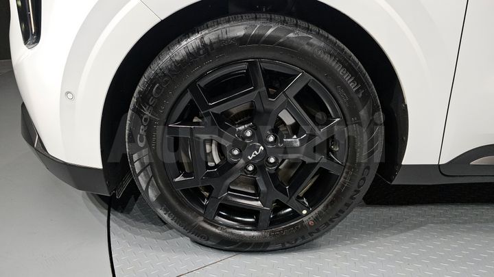 Kia Carnival 2025 — 5