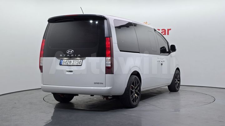 Hyundai Staria 2022 — 2