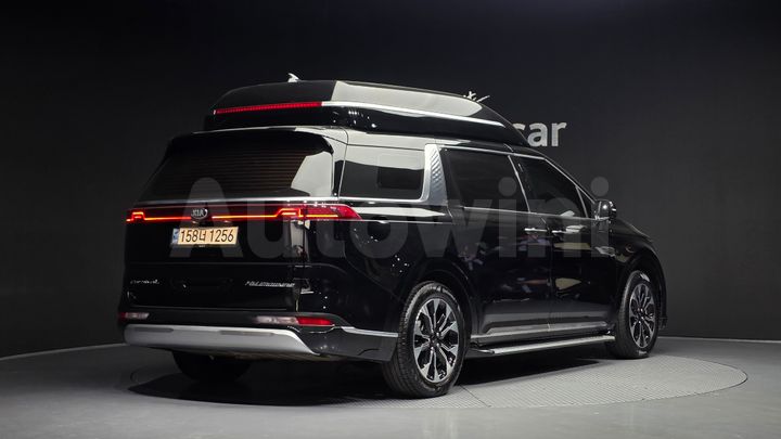 Kia Carnival 2021 — 2