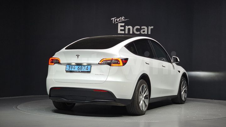 Tesla Model Y 2022 — 2