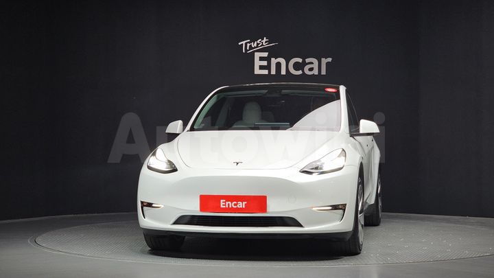 Tesla Model Y 2022 — 3