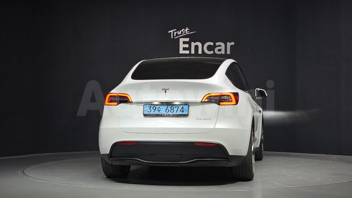Tesla Model Y 2022 — 4