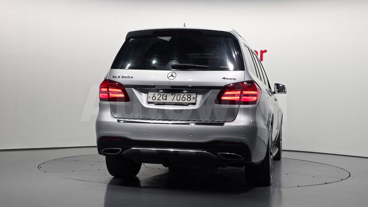 Mercedes Benz GLS Class 2017 — 4