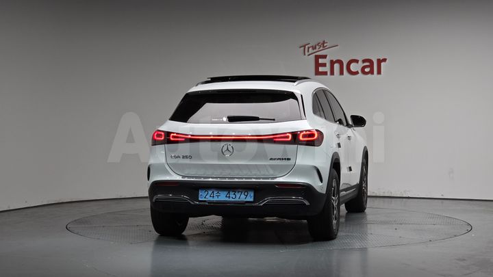 Mercedes Benz EQA 2022 — 3