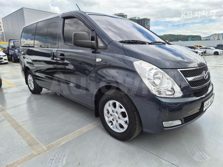 Hyundai Starex 2015 — 2