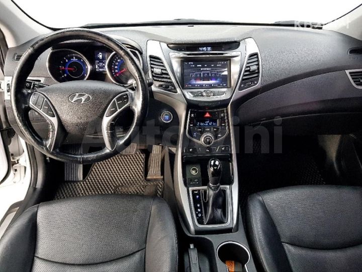 Hyundai Avante 2015 — 5