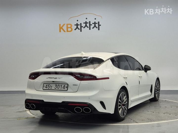 Kia Stinger 2019 — 3