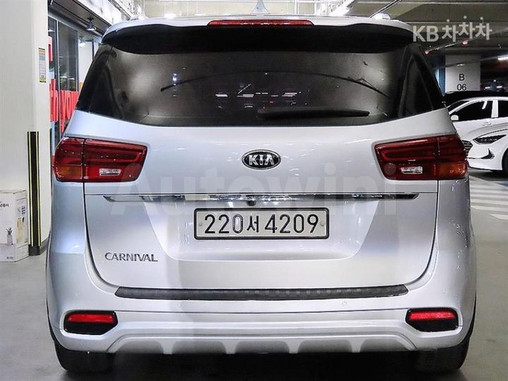 Kia Carnival 2019 — 5