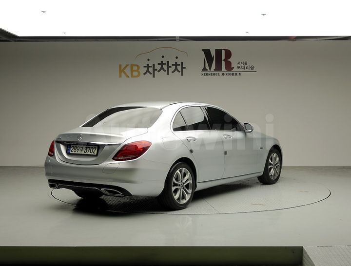 Mercedes-Benz C Class 2018 — 3