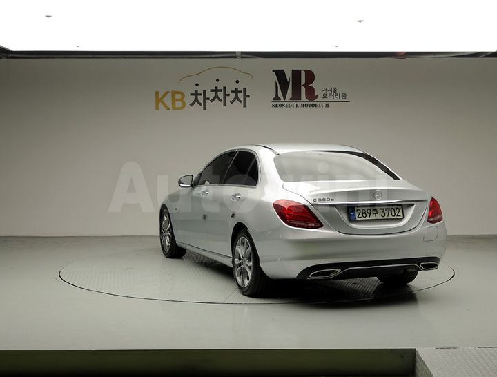 Mercedes-Benz C Class 2018 — 4