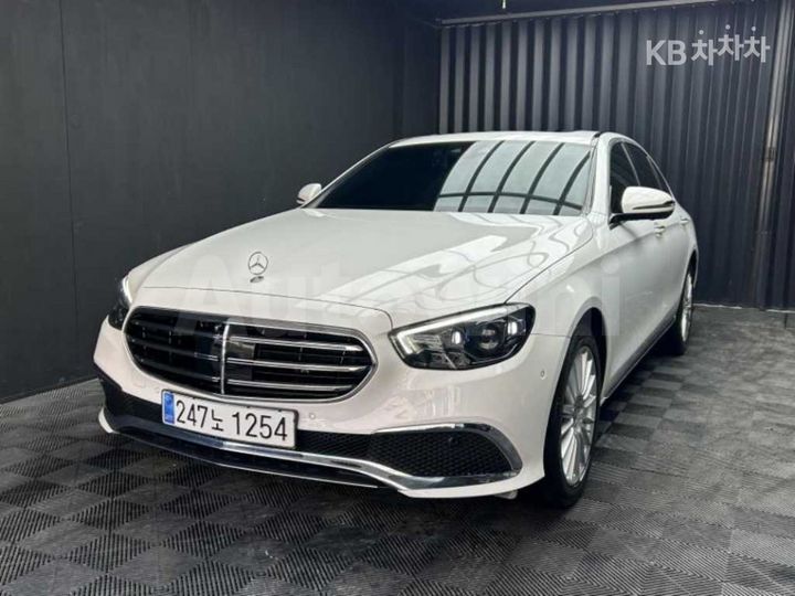 Mercedes-Benz E Class 2022 — 2
