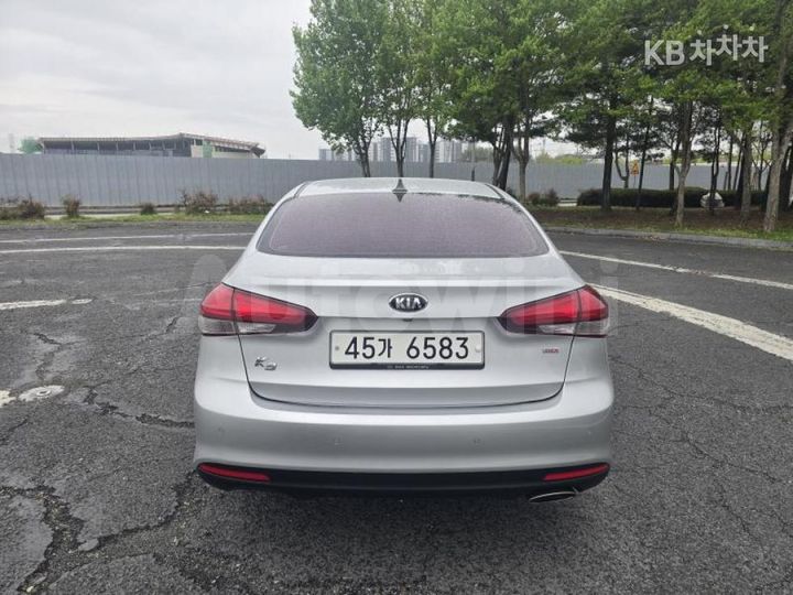 Kia K3 2018 — 4