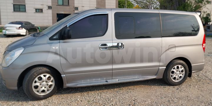 Hyundai Starex 2013 — 2