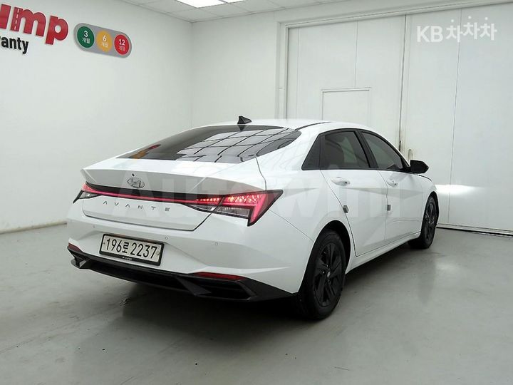 Hyundai Avante 2023 — 4