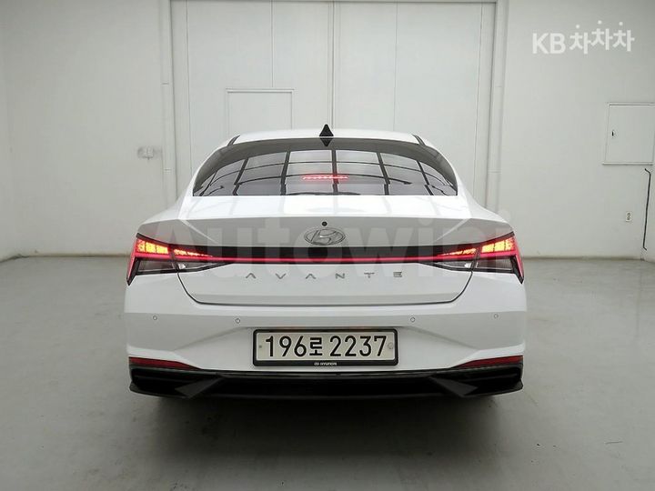 Hyundai Avante 2023 — 5