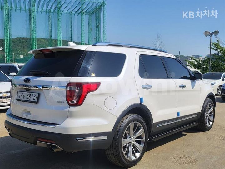 Ford Explorer 2018 1FM5K8FH0JGA49036 — 4