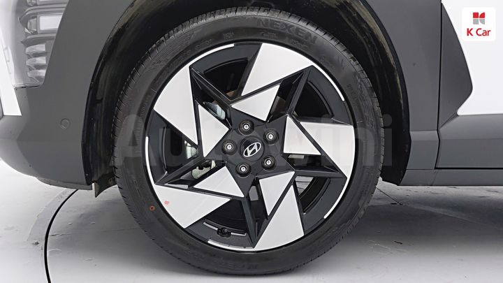 Hyundai Kona 2025 — 4