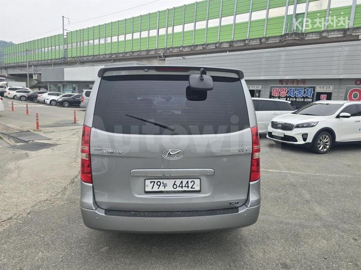 Hyundai Starex 2012 — 5