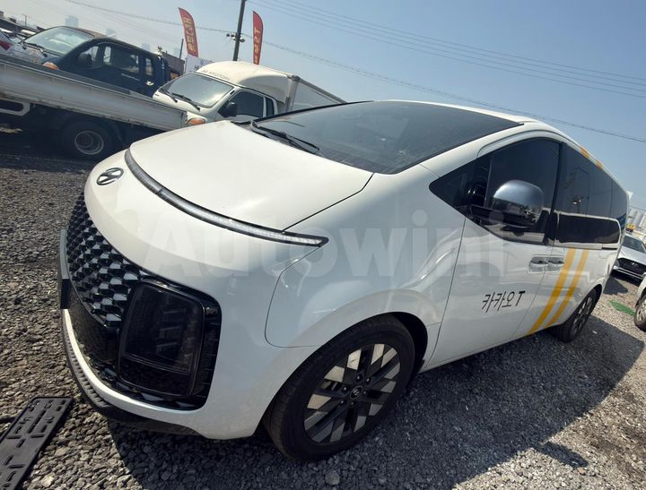 Hyundai Staria 2022 — 3