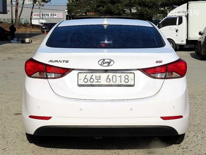 Hyundai Avante 2014 — 4