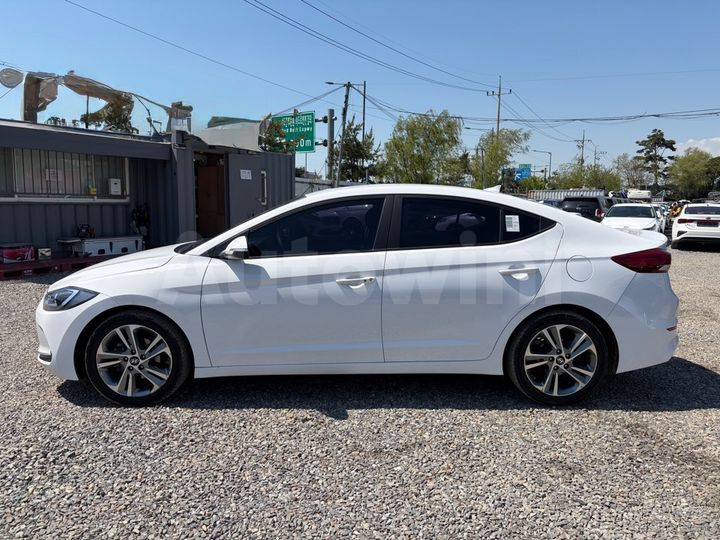 Hyundai Avante 2018 — 3