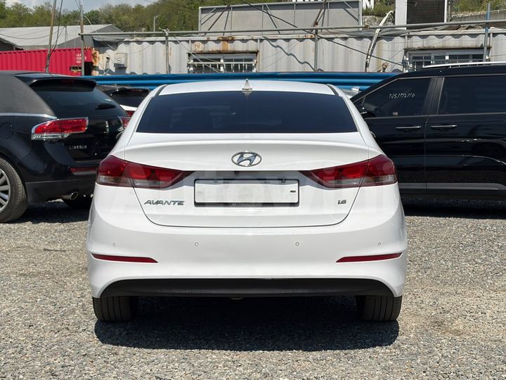 Hyundai Avante 2018 — 4