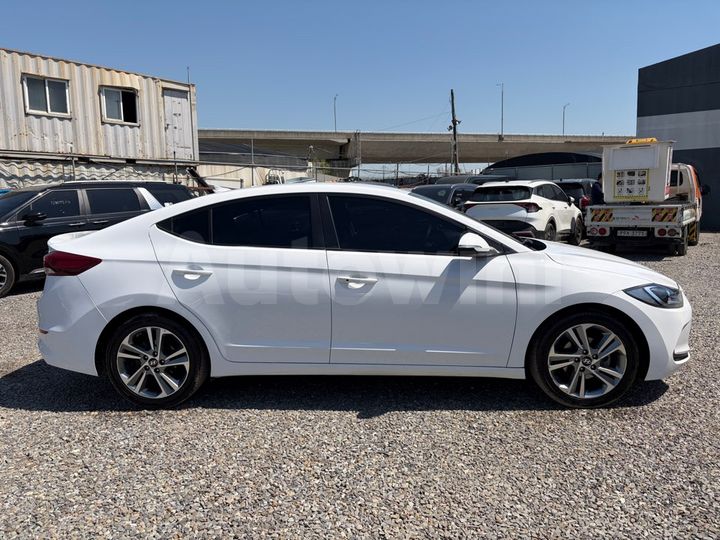 Hyundai Avante 2018 — 5