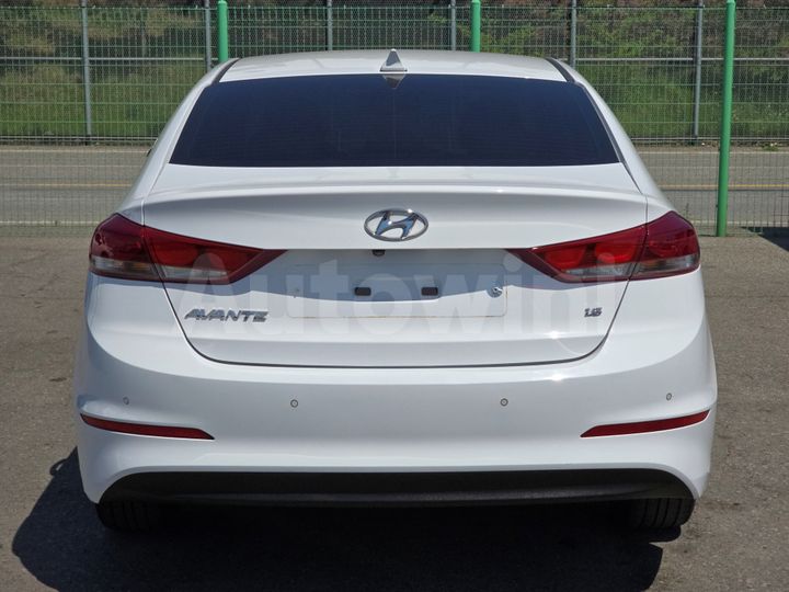 Hyundai Avante 2018 — 4