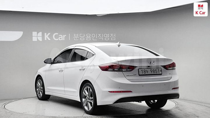 Hyundai Avante 2018 — 4