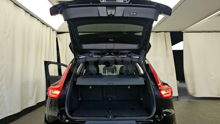 Volvo XC40 2025 — 5