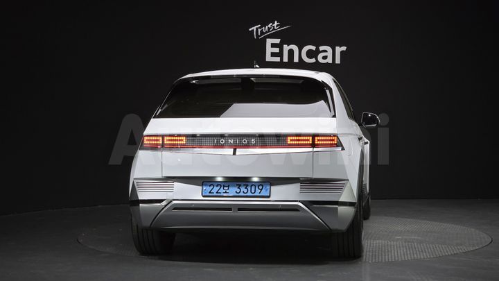 Hyundai Ioniq5 2023 — 5