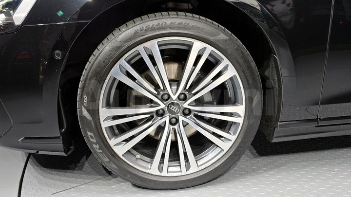 Audi A8 2023 — 5