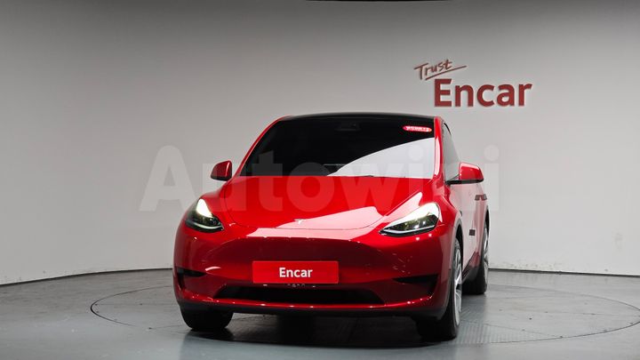 Tesla Model Y 2023 — 2