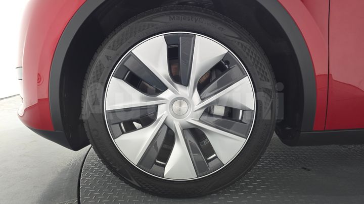 Tesla Model Y 2023 — 4