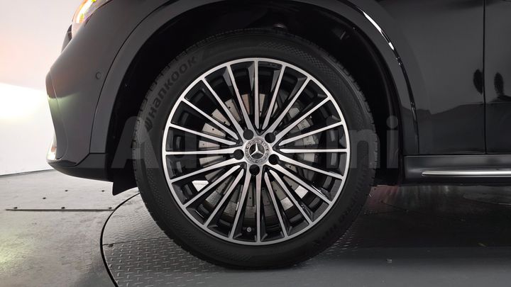 Mercedes Benz GLC Class 2024 — 4