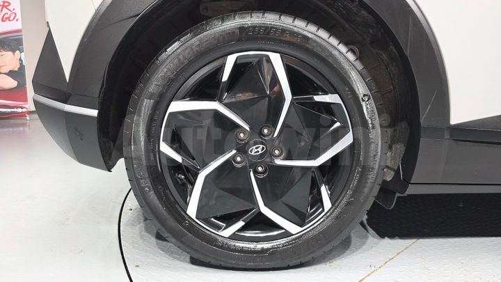 Hyundai Ioniq5 2023 — 5