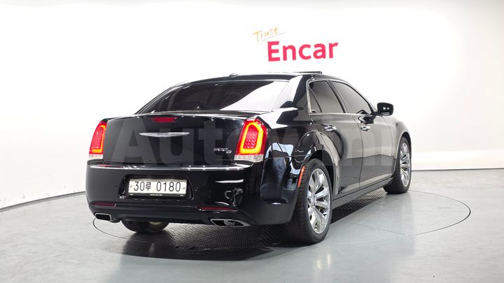 Chrysler 300C 2016 — 2