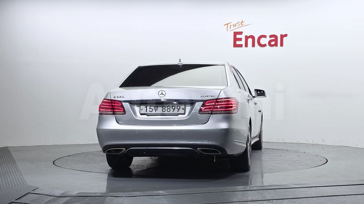 Mercedes-Benz E Class 2016 — 4