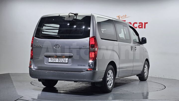 Hyundai Starex 2016 — 2