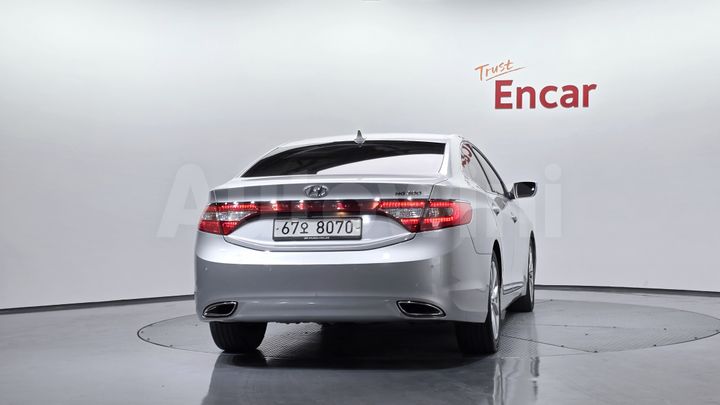 Hyundai Grandeur 2011 — 3