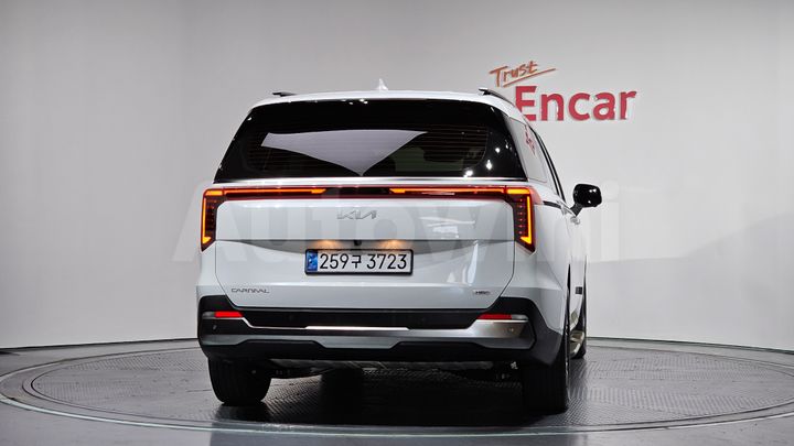 Kia Carnival 2025 — 4