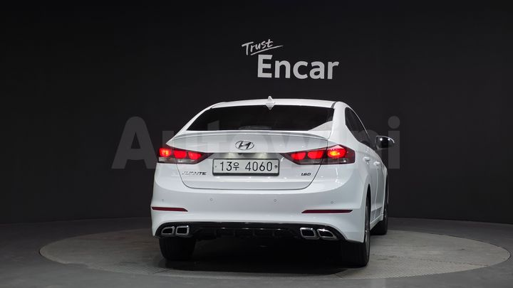Hyundai Avante 2018 — 4