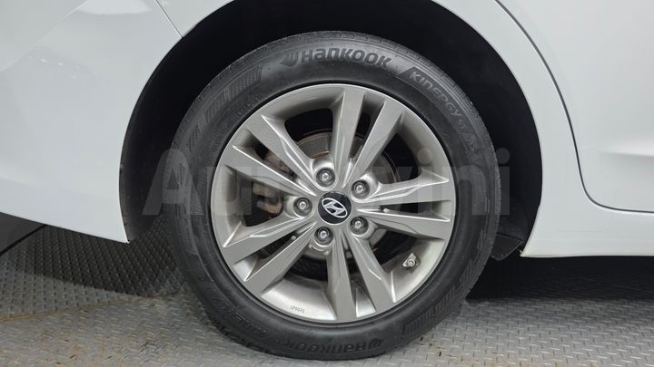 Hyundai Avante 2018 — 5