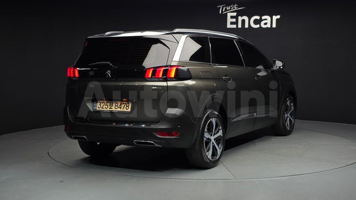 Peugeot 5008 2021 — 2