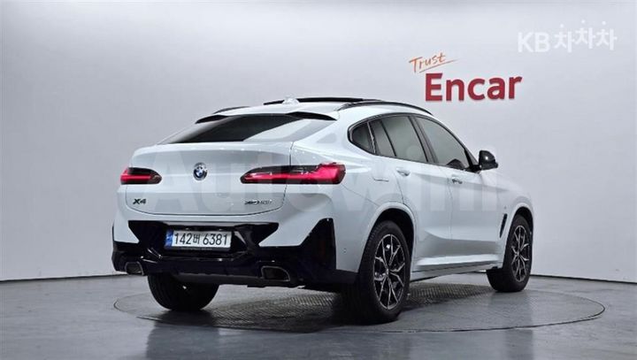 BMW X4 2022 — 2