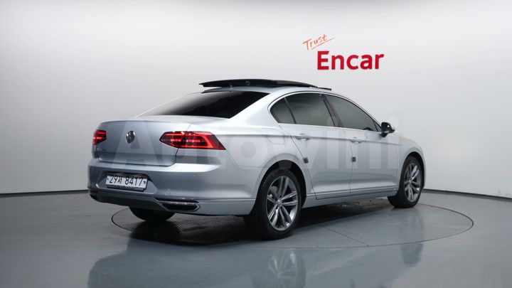 Volkswagen Passat 2018 — 2